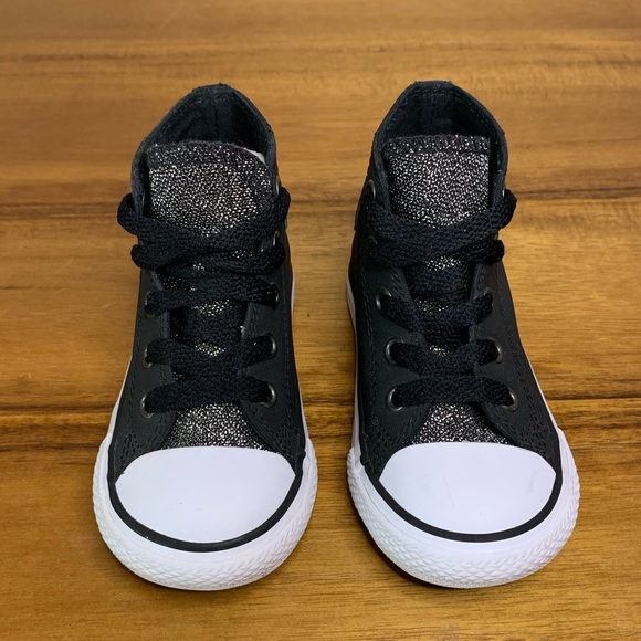 toddler size 6 chuck taylors